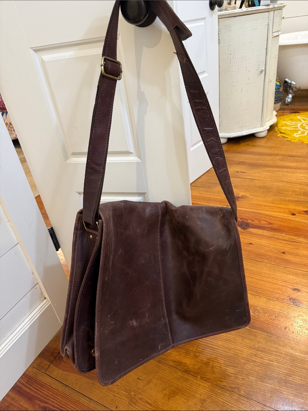 Men's Brown Leather Messenger Bag - Classic Shoulder Bag